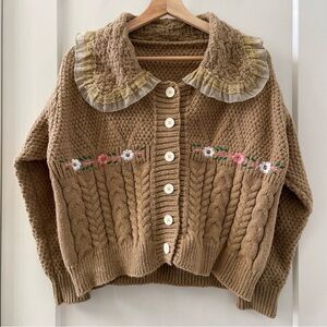 Vintage Sweater Grandma’s Peter Pan Collar Floral Embroidered Tan